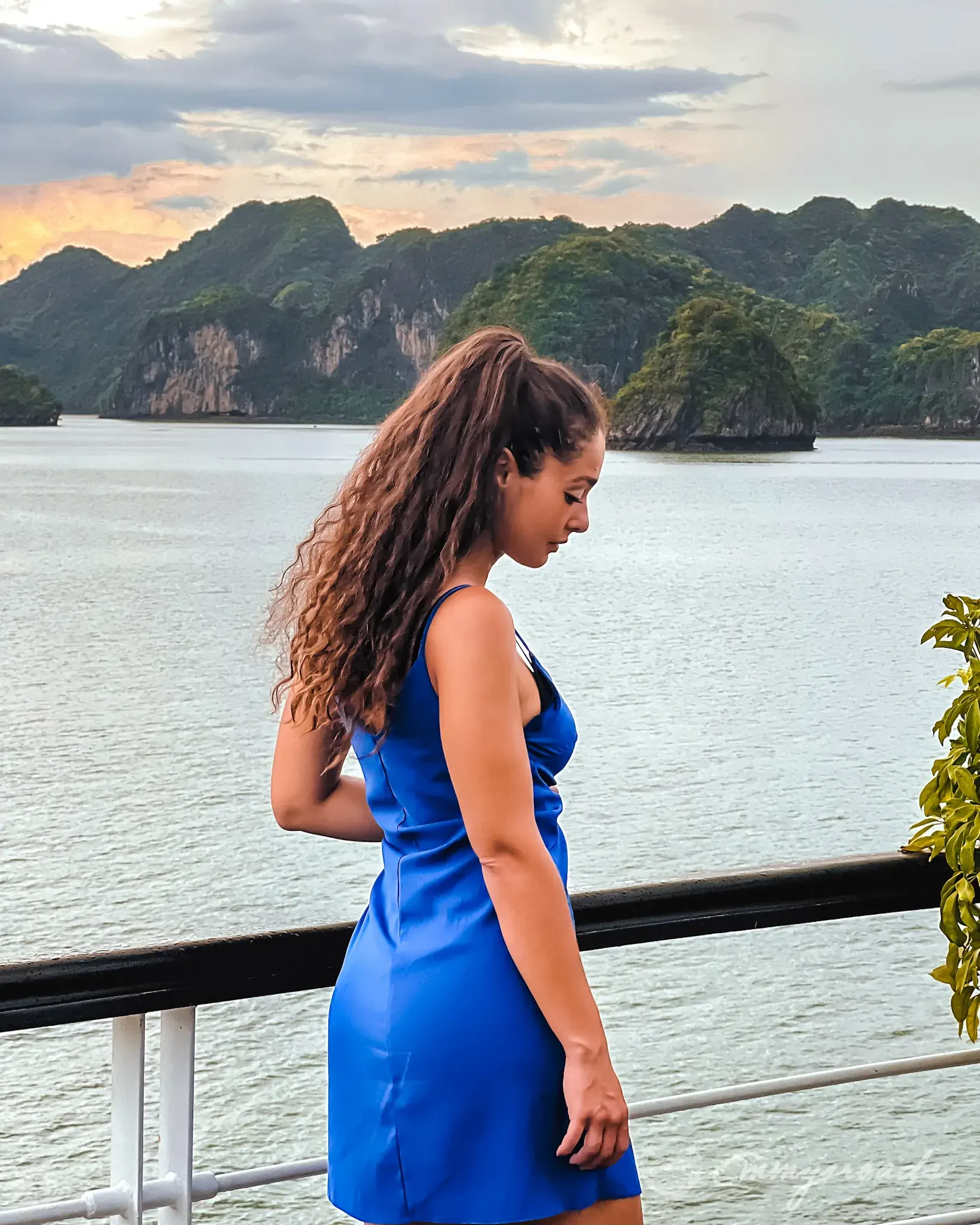 Theater Cruise Halong Bay Northern Vietnam