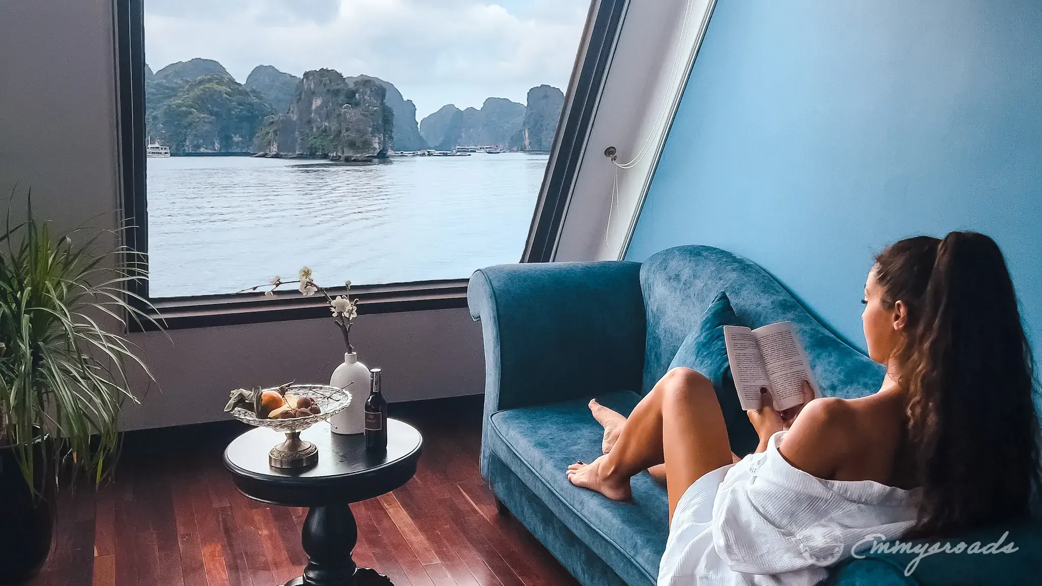 Theater Cruise Halong Bay