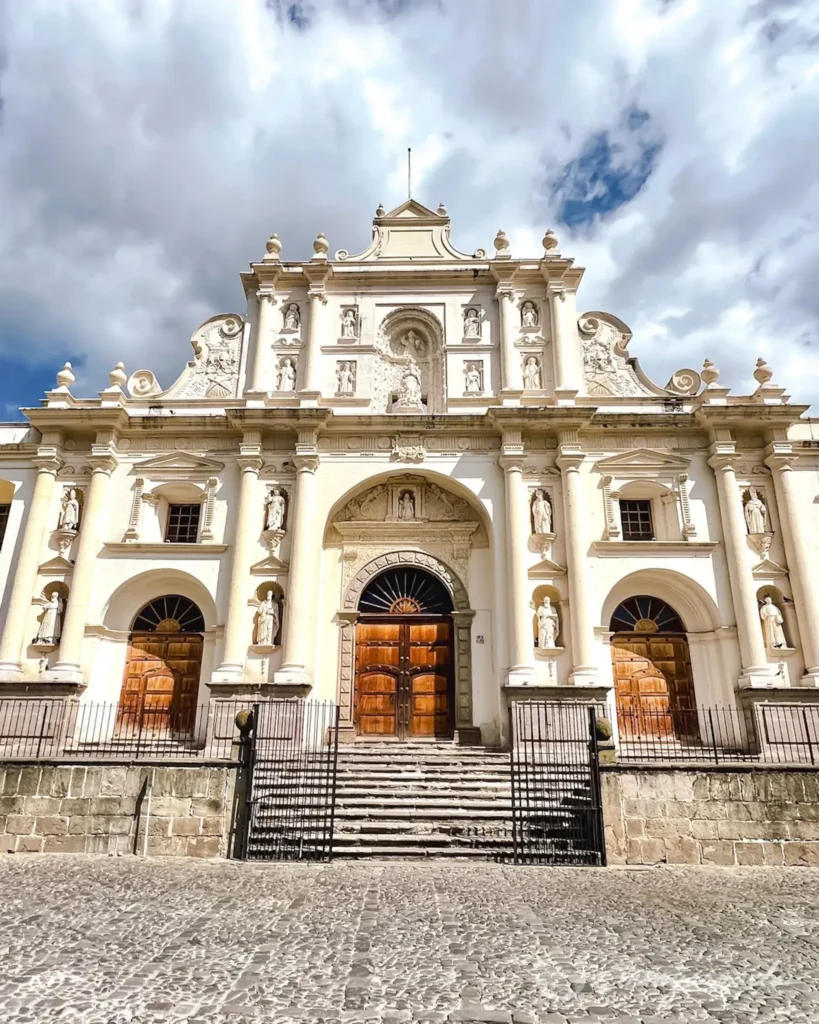 parque central antigua Guatemala