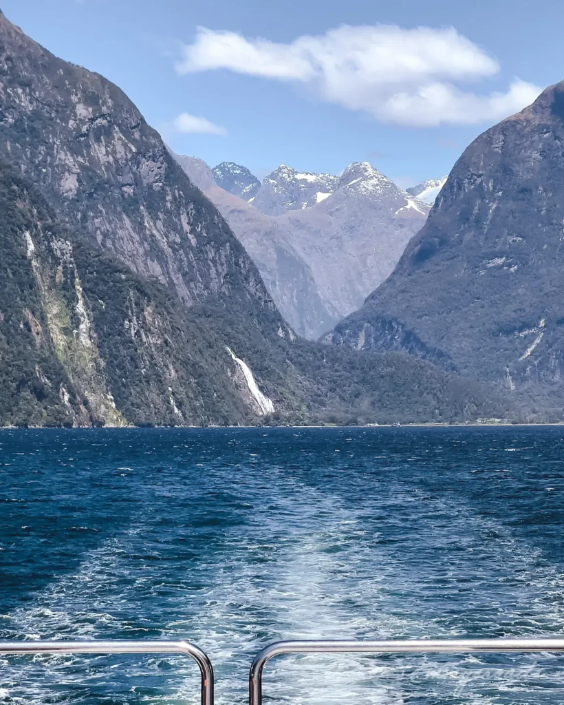 Milford sound New Zealand boat tour