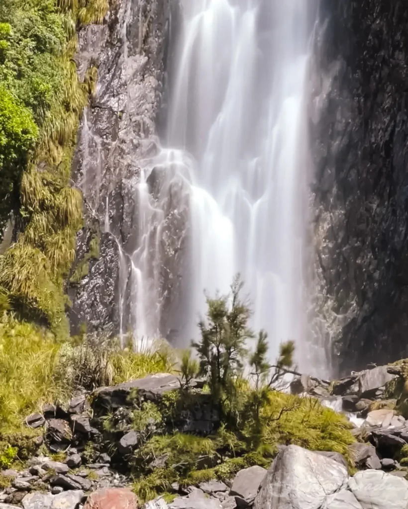 THUNDER CREEK FALLS New Zealand